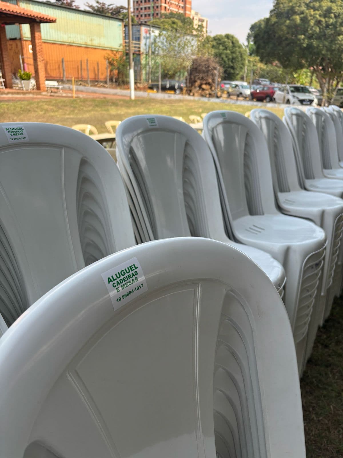 Mesas e cadeiras para aluguel - Imagem 2