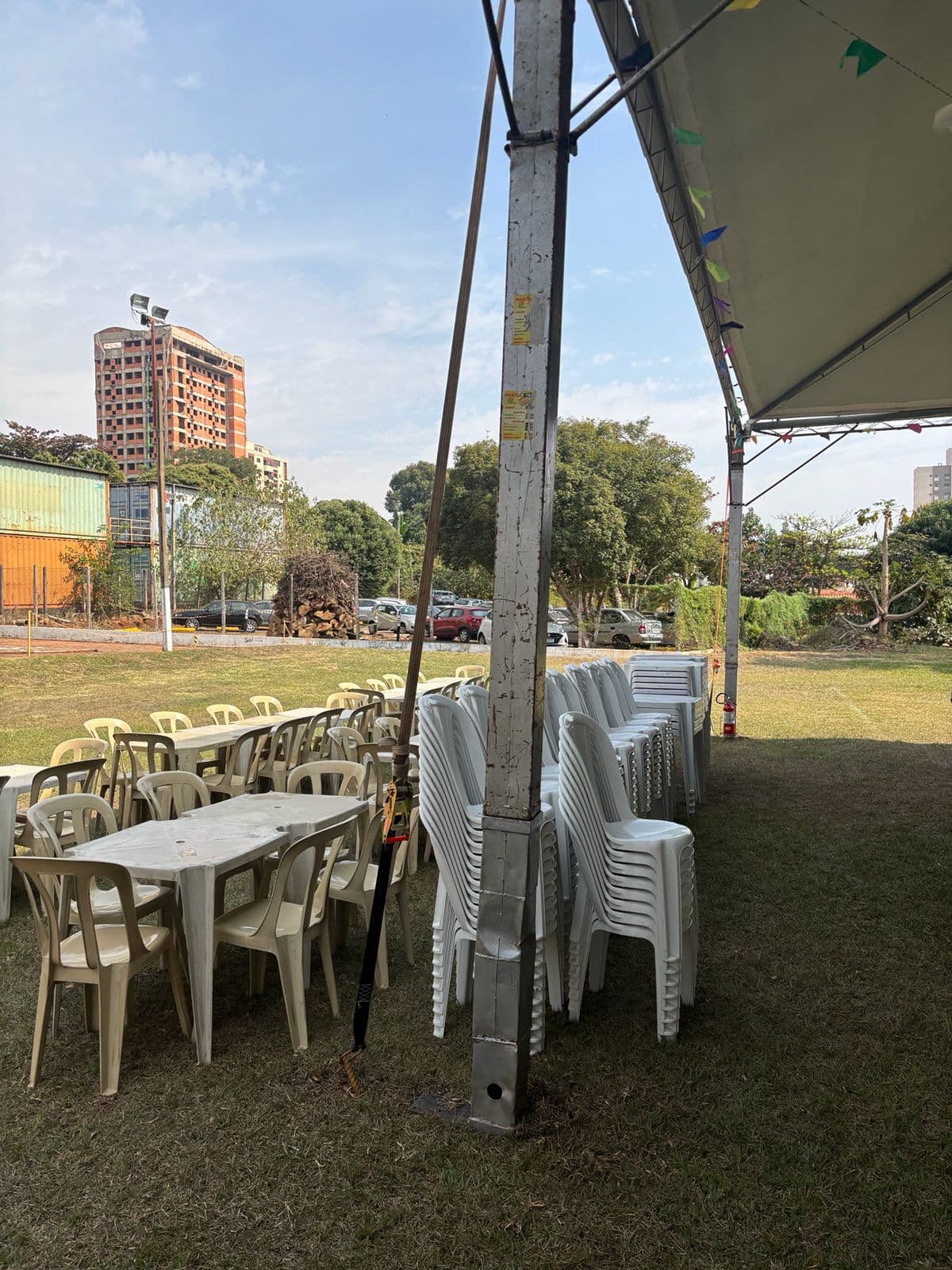 Mesas e cadeiras para aluguel - Imagem 5